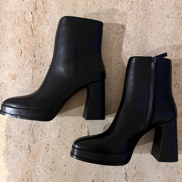 ASH Alyx Women's Stylish Ankle Boot – Trendy Black Leather Size 10 (41) - Picture 3 of 8